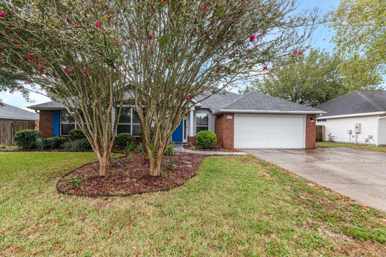 Breeze - Family Retreat With Waterfront Access & Game Room Navarre Exterior foto